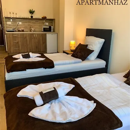 Apartment Aranykorona Apartmanhaz