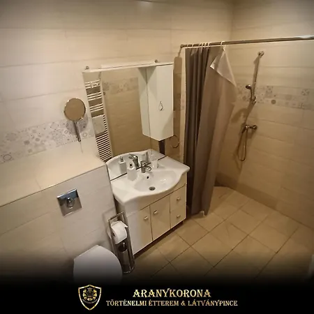 Aranykorona Apartmanhaz Apartament *