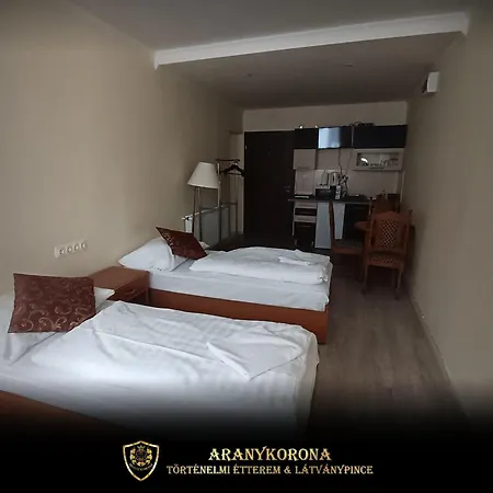 Apartament Aranykorona Apartmanhaz *