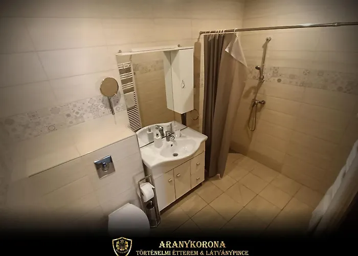 Aranykorona Apartmanhaz Lägenhet *
