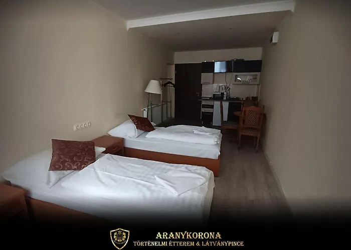 Lägenhet Aranykorona Apartmanhaz *